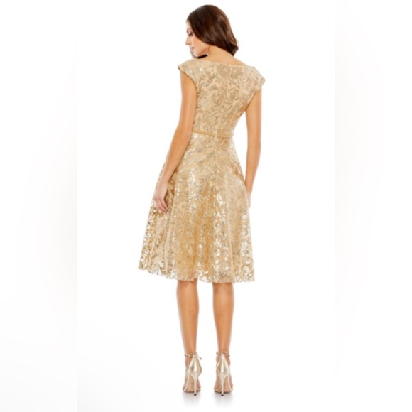 Mac Duggal Women's Sequined V Neck Cap Sleeve Dress Style #68012 - Picture 2 of 8